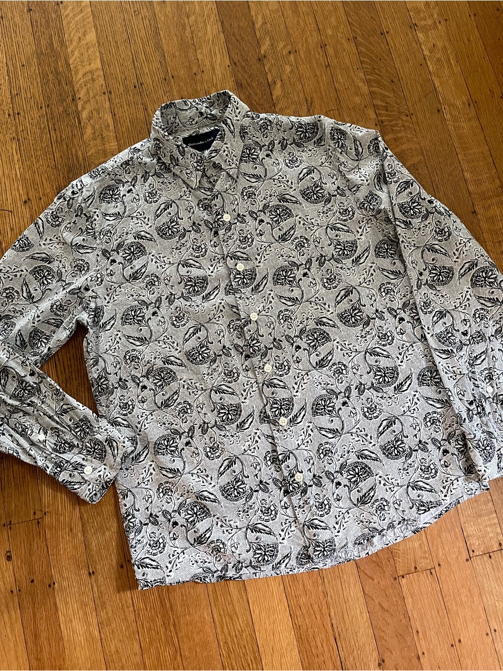 Abercrombie & Fitch Black and White Paisley Button-Down Shirt